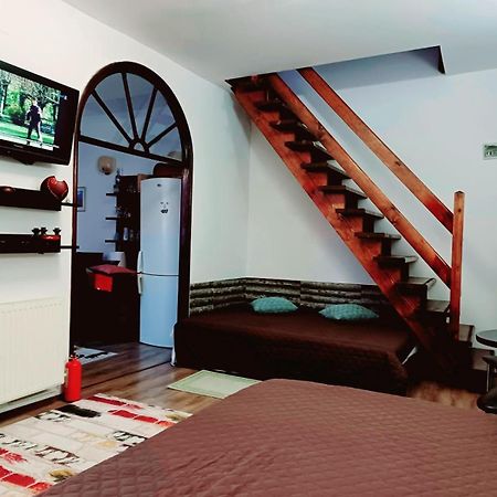Lovely Central Apartment Брашов Екстериор снимка