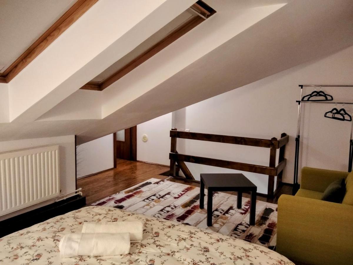 Lovely Central Apartment Брашов Екстериор снимка