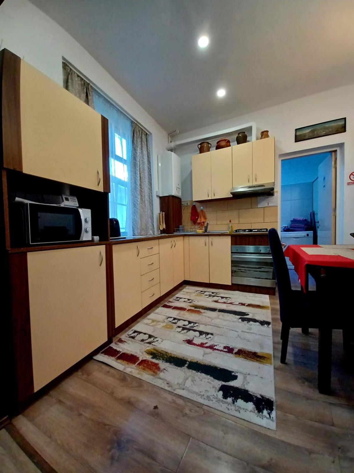 Lovely Central Apartment Брашов Екстериор снимка