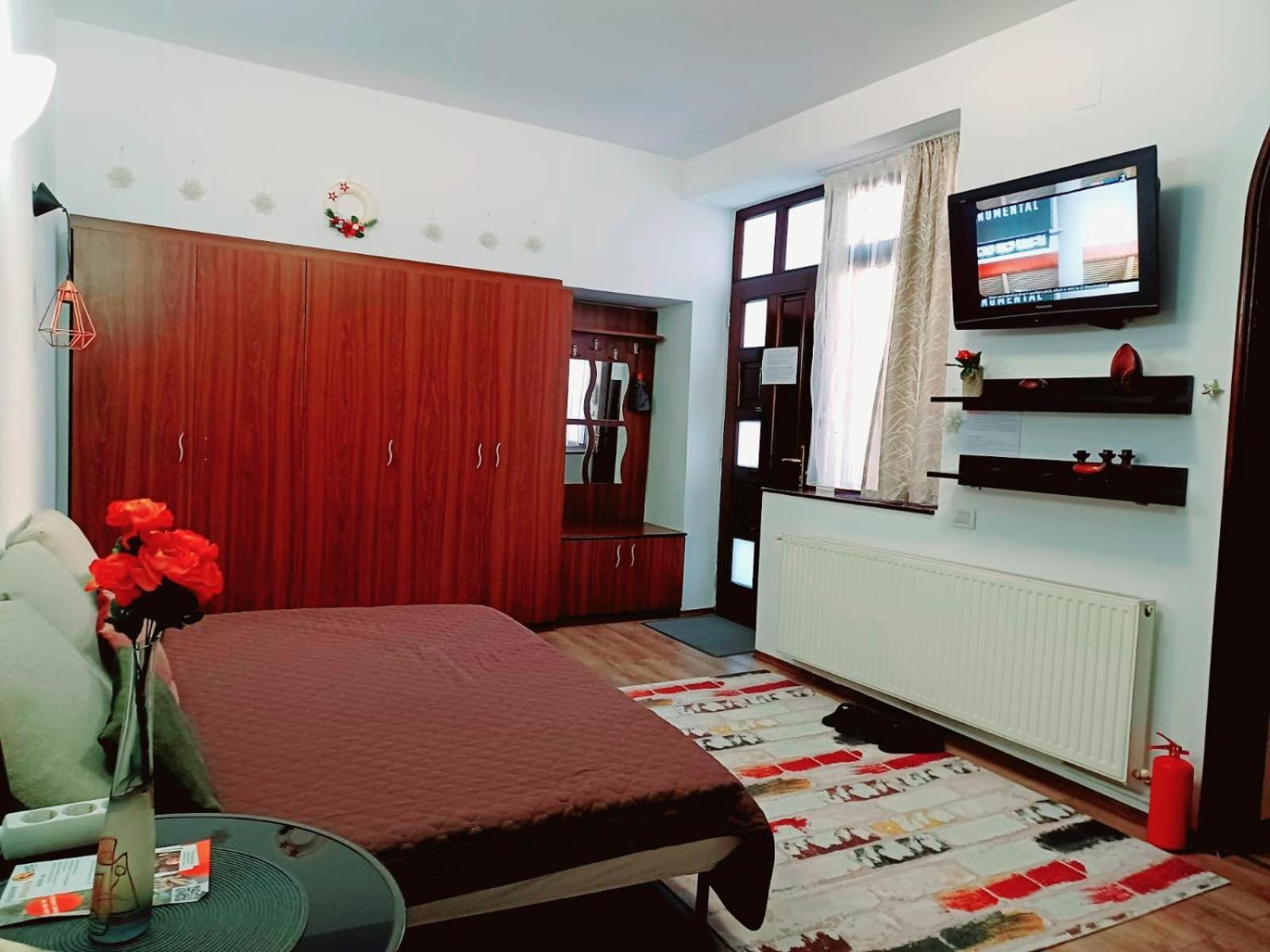 Lovely Central Apartment Брашов Екстериор снимка